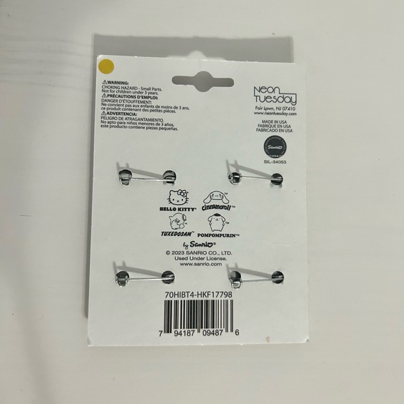 2024 Sanrio Hello Kitty plush & pins mini bundle - Picture 8 of 8